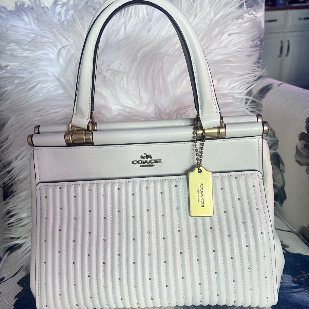 Coach Hand Bag Satchel Gold/Brass Colored Hardware.Never Usedtuffed Leather